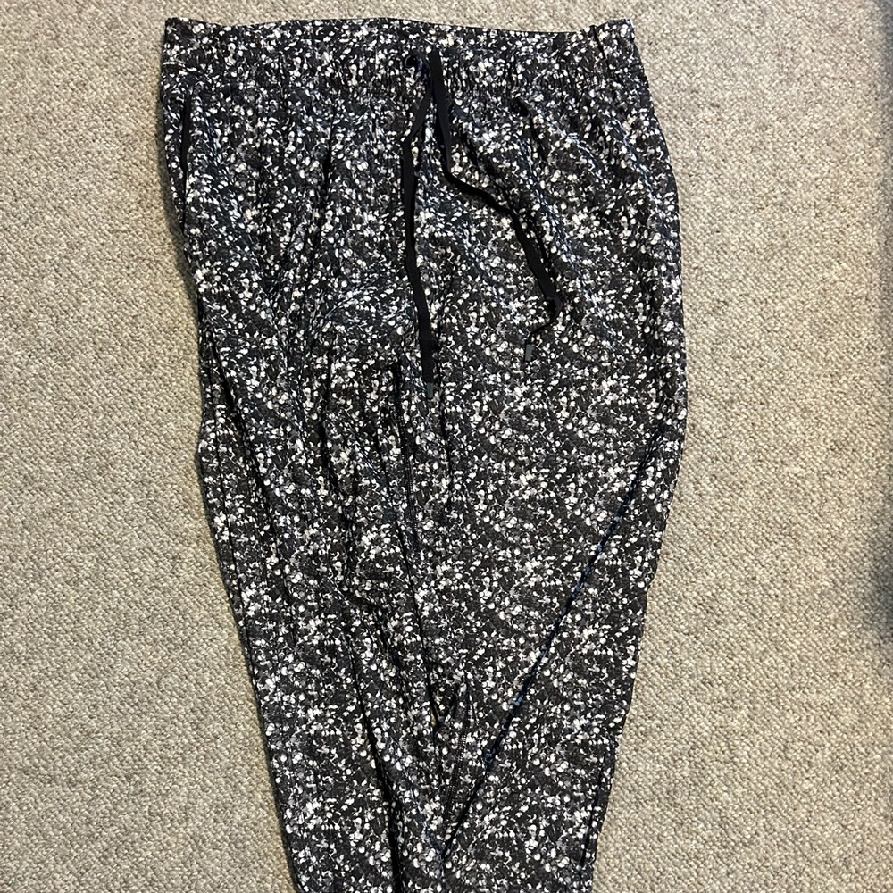 Lululemon Jet Crop Size 10